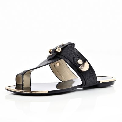 Black metal trimmed toe loop sandals