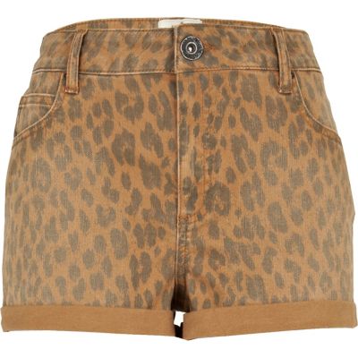 Beige leopard print denim shorts