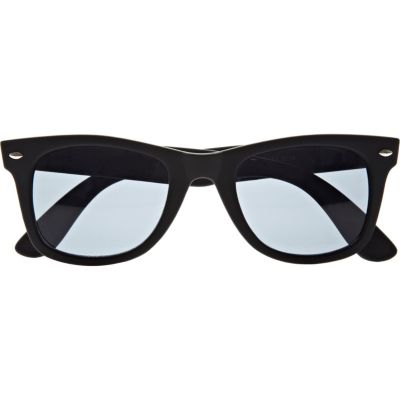 Black matte retro sunglasses