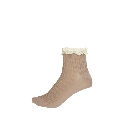 Beige lace frill ankle socks
