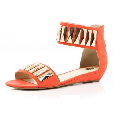 Coral metal plate embellished sandals