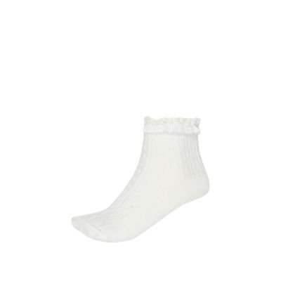 White cable knit lace frill ankle socks