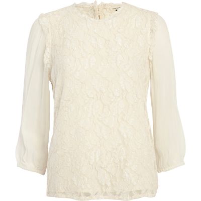 Cream victoriana 3/4 sleeve blouse