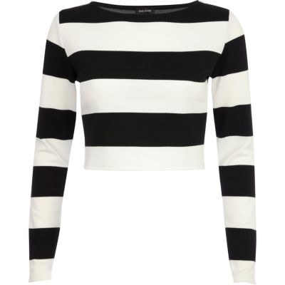 Albums 105+ Images black and white striped crop top long sleeve Completed
