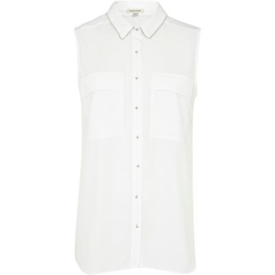 White sleeveless collar trim shirt