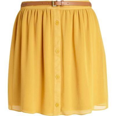 yellow skirt