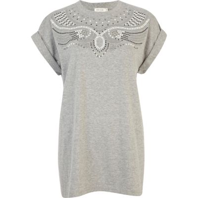 grey tee