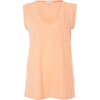Coral scoop neck tank top