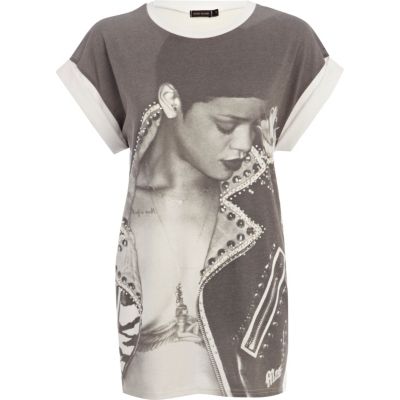 Black and white Rihanna print tee