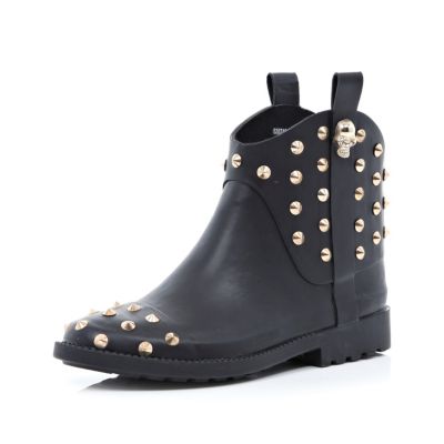 Black skull studded low welly boots