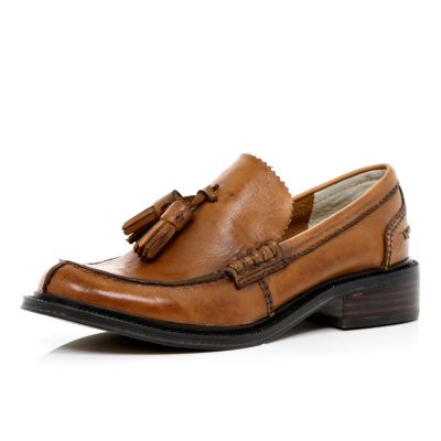 Light brown contrast heel tassel loafers