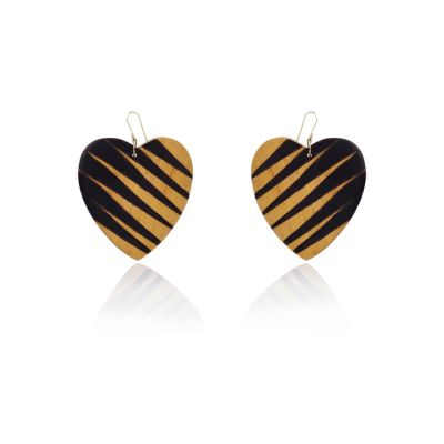 Black zig zag print wooden heart earrings
