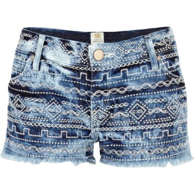 Light wash tie dye embroidered denim shorts