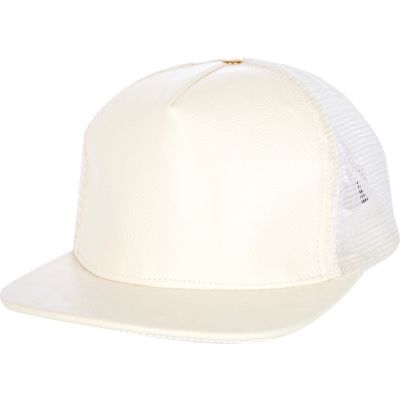 White leather look trucker hat