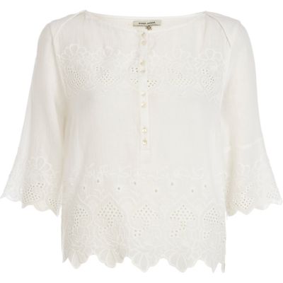 Cream cut out hem 3/4 sleeve top
