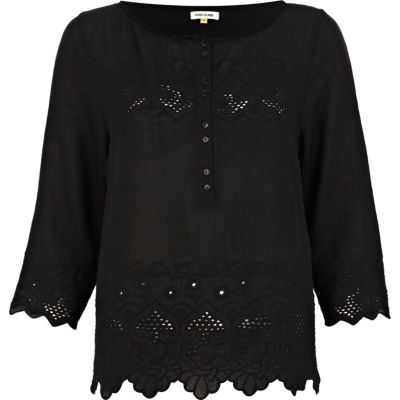Black cut out hem 3/4 sleeve top