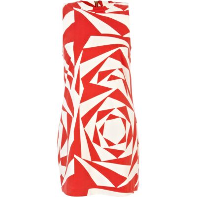 Red and white geometric print shift dress