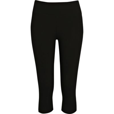 Black high waisted pedal pusher leggings