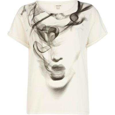 White smoke girl print t-shirt