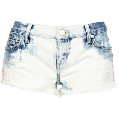 Light acid wash frayed denim shorts