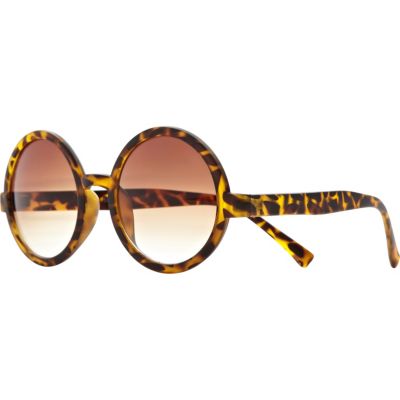 Brown tortoise shell round sunglasses