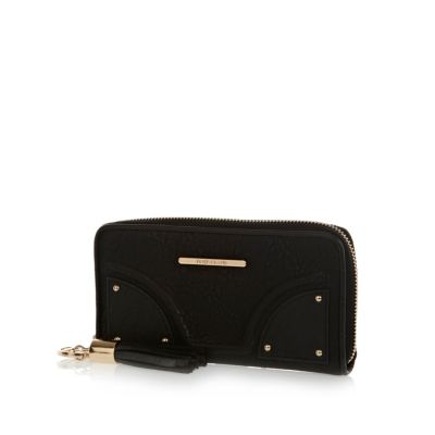 Black patch front zip around purse