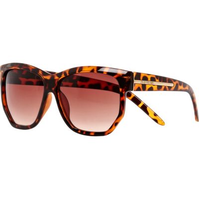 Brown tortoise shell oversized sunglasses