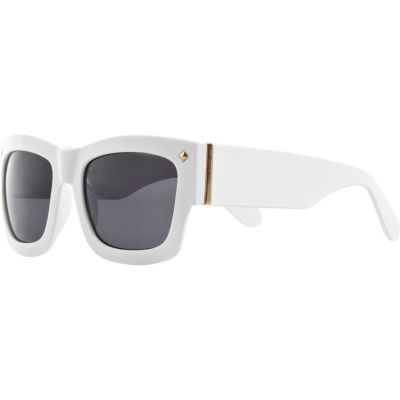 White oversized sunglasses