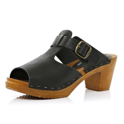Black cut-out wooden clogs 