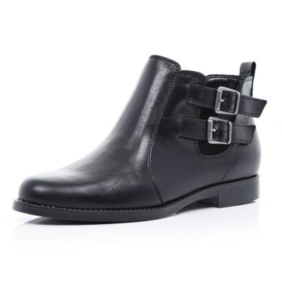 Black cut out buckle side chelsea boots