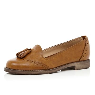 Light brown tassel front loafers 
