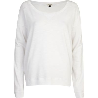 White dip hem sweatshirt