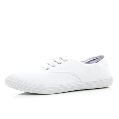 White lace up canvas plimsolls