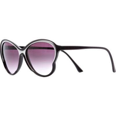 Black curved oversized sunglasses 