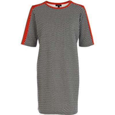 Black and white geometric t-shirt dress