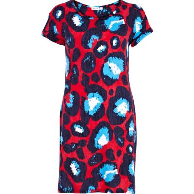Red animal print t-shirt dress