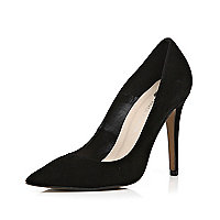 Black pointed court shoes