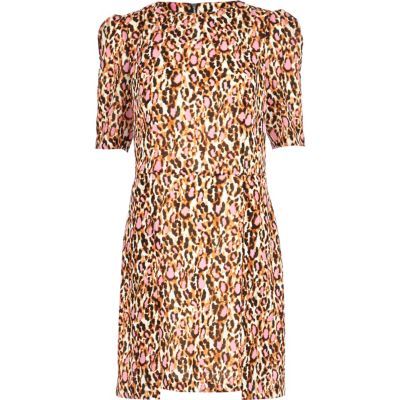 Pink graphic leopard print shift dress