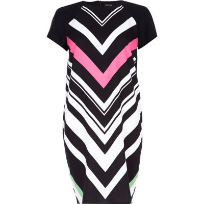 Black chevron print t-shirt dress