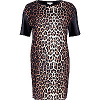 Black leopard print t-shirt dress
