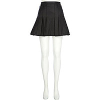 Black leather-look pleated skirt