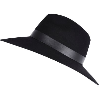 Black wide brim fedora hat
