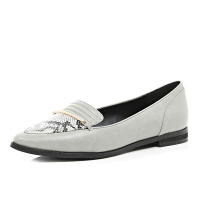 Grey snake print point toe loafers