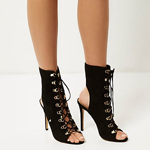 Black lace-up shoeboots
