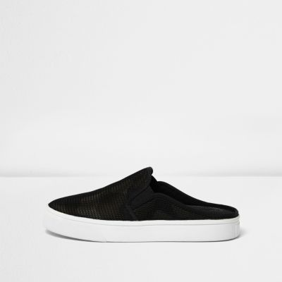 backless plimsolls