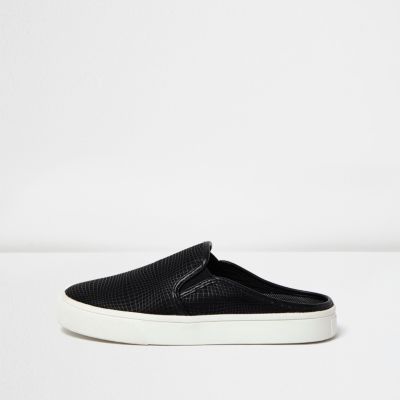 backless plimsolls