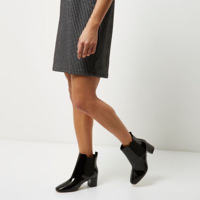 river island chunky chelsea boot in black