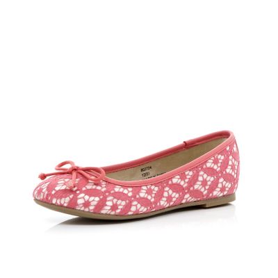 Girls coral lace ballerina pumps
