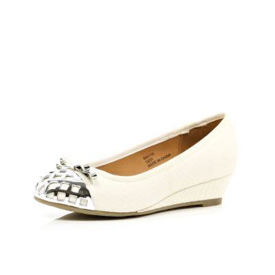 Girls cream metal toe ballerina wedges