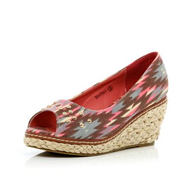 Girls pink aztec print wedges